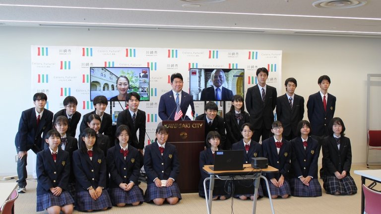 Stanford e-Kawasaki students and instructors