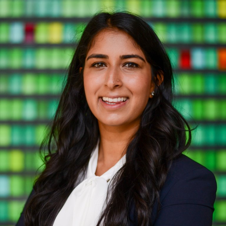 Malika Mehrotra Headshot