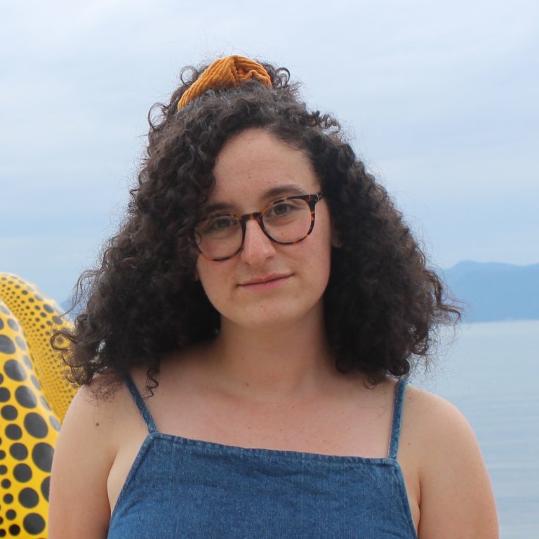 Emily Ross Headshot