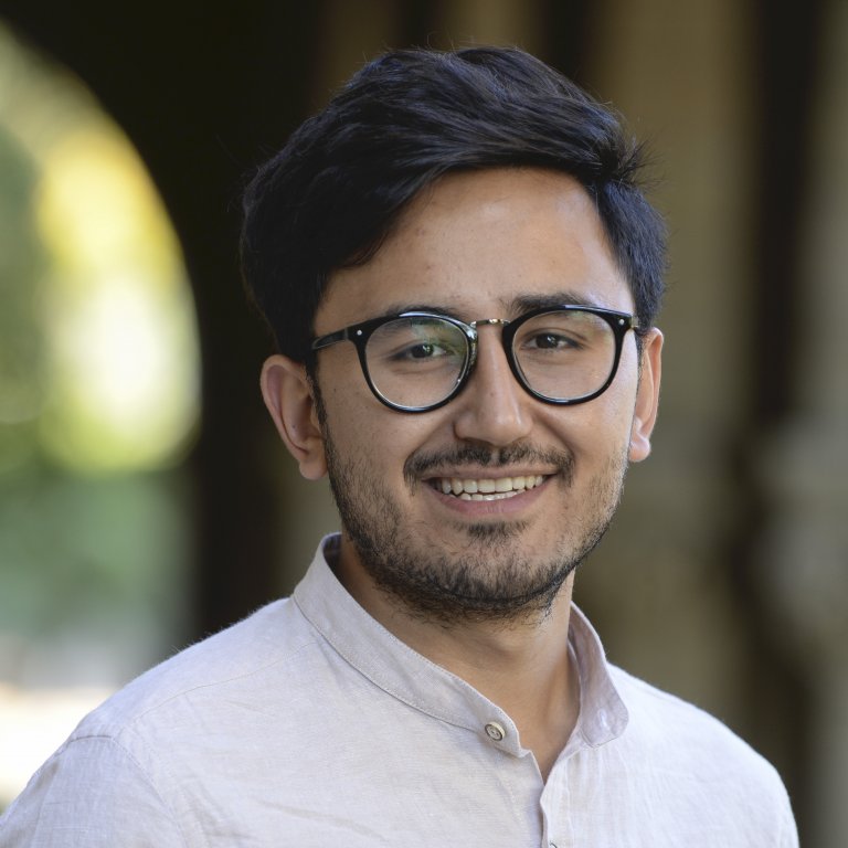 Abuzar Royesh Headshot