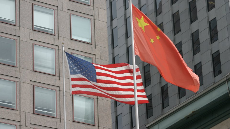 china and us flags