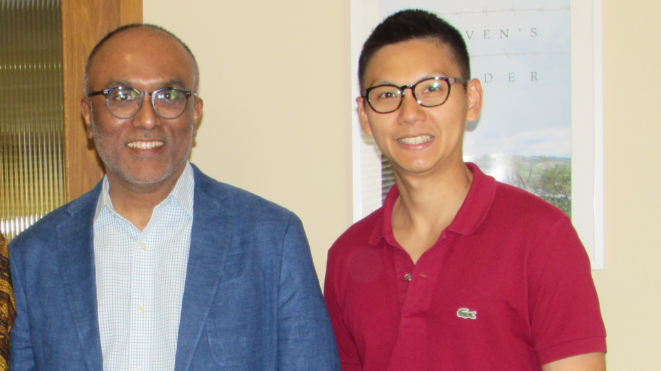 Cherian George (left) and 2017-18 LKC Fellow Chin-hao Huang posing to the camera