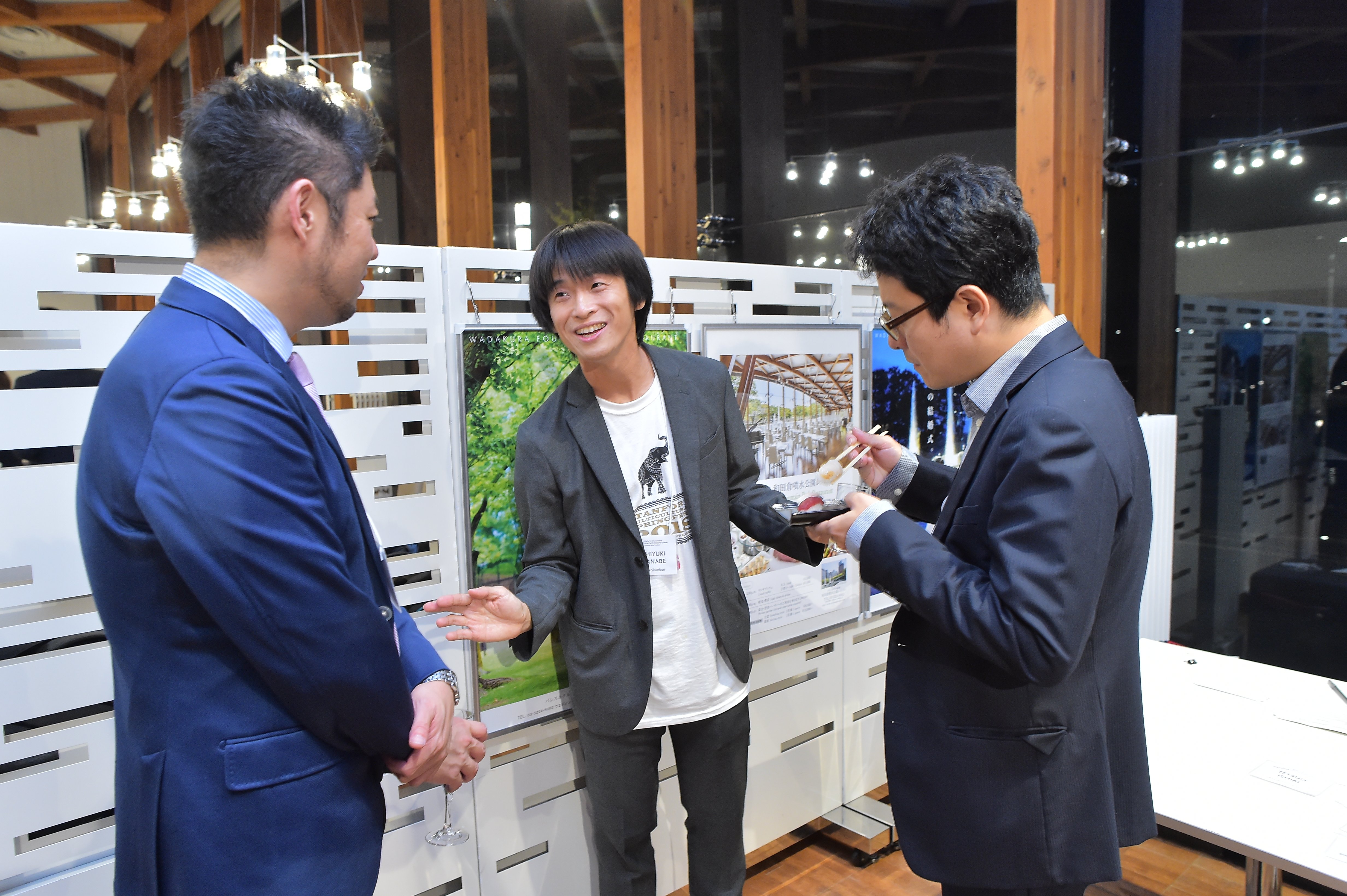 Ryuichiro Takeshita (2014-15 Corporate Affiliate, Huff Post Japan), Toshiyuki Watanabe (2017-18 Corporate Affiliate, The Asahi Shimbun) and Takahito Inoshita (2017-18 Corporate Affiliate, Kozo Keikaku Engineering)