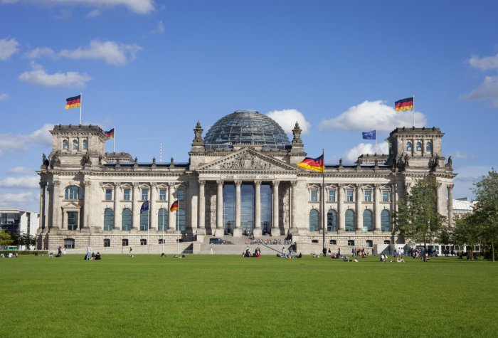 Why Do Governments Reveal Cyber Intrusions?