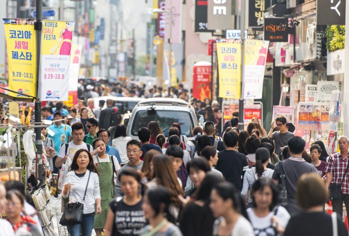 crowd in seoul