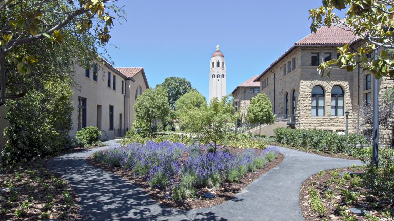 Encina Courtyard