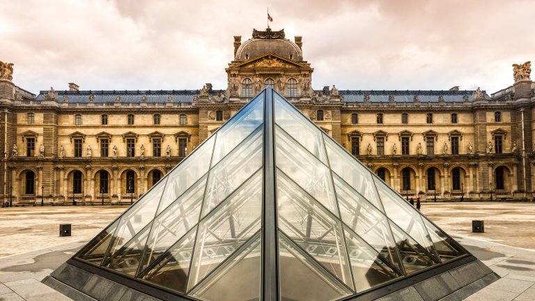 The Louvre Art Museum The Louvre Art Museum