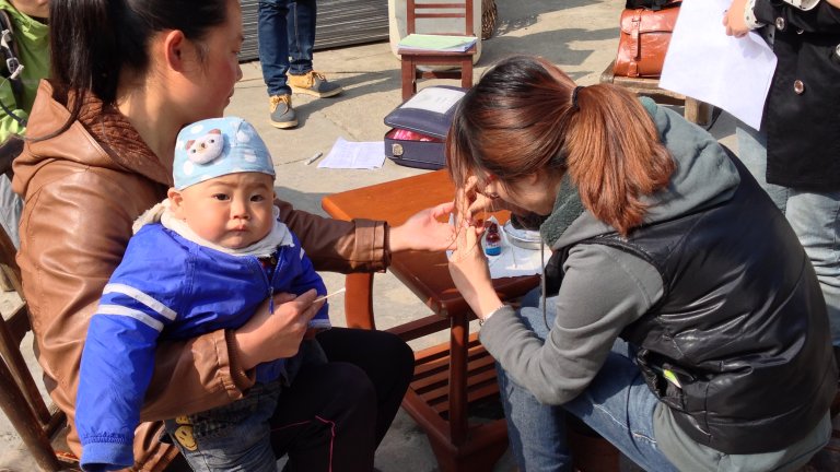 mom and baby blood test